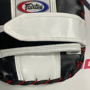 Nouvelles protections de frappe thaïlandaises Fairtex KPLC5 de conception professionnelle, personnalisées, pour arts martiaux et entraînement de Muay Thai - Product Image 6