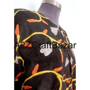 Veste d'hiver en non-tissé brodée à la main pour femmes, longueur régulière, avec des caractéristiques écologiques et une doublure en coton - Product Image 3