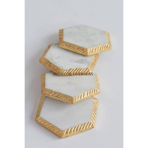 Sous-verres en métal robustes de couleur noire avec bords dorés de l'Inde à un prix impressionnant - Product Image 4