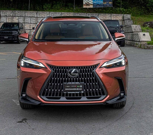 Lexus NX 350 Premium AWD Automatique 2024 d'occasion, étincelant, jantes en alliage R17, sièges en cuir, système de navigation, démarrage à distance - Product Image 1