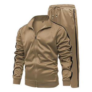 Venta al por mayor de trajes de entrenamiento para gimnasio conjuntos de ropa deportiva de dos piezas para hombre chándal para correr - Product Image 1