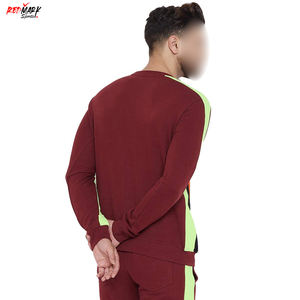 Sudaderas de invierno con el mejor diseño fabricado en Pakistán, tela suave transpirable de calidad superior, estilo informal con estampado en relieve - Product Image 3