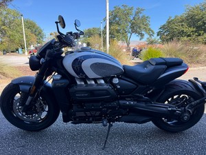 Triumph <span class=keywords><strong>Rocket</strong></span> <span class=keywords><strong>3</strong></span> <span class=keywords><strong>R</strong></span> Evel Knievel รุ่นลิมิเต็ดอิดิชั่น ปี 2026 ประสิทธิภาพยอดเยี่ยม รถมอเตอร์ไซค์ครุยเซอร์รุ่นใหม่ พร้อมจัดส่งทั่วโลก - Product Image 4