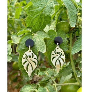 Faizacraft Boucles d'oreilles manchette en corne de couleur naturelle pour femmes Accessoires de fête de mariage en forme d'aile - Product Image 1