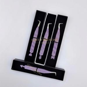 Pince à épiler professionnelle Boot 90 pour extensions de cils avec paillettes, en acier inoxydable, différentes formes de coupes, logo et couleur personnalisables - Product Image 4