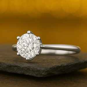 Anillo de compromiso de diamante cultivado en laboratorio en forma de oro blanco de 14 quilates, joyería fina Unisex, ajuste de garra artesanal, Leela de moda chapada en oro - Product Image 1