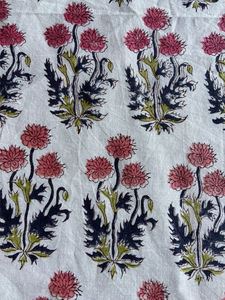 Tela de Algodón Estampada a Mano con Bloques, Diseño Floral Vertical Blanco, Motivo Botánico Indo-Europeo - Product Image 3