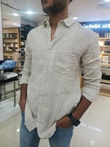 Chemise décontractée à col roulé pour hommes coupe ajustée 100% coton respirant pour l'été - Product Image 4