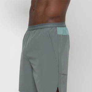 Pantalones cortos cómodos para correr para hombre con logotipo personalizado y material que absorbe la humedad para un entrenamiento óptimo - Product Image 5