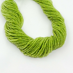 Vente en gros de perles de rondelles de quartz en péridot vert naturel micro-cristal à facettes serti de bijoux pour la guérison Reiki micro-facettes - Product Image 1