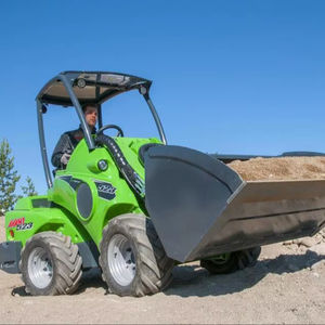 รถตักขนาดเล็ก Avant 523 พร้อมบุ้งกี๋ 4in1 ขับเคลื่อนด้วยเครื่องยนต์และเกียร์ยันมาร์ - Product Image 1