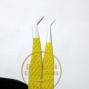 Pinzas Profesionales de Acero Inoxidable Amarillo para Extensión de Pestañas con Punta de Fibra y Agarre Antideslizante para Volumen y Aislamiento de Pestañas - Product Image 3
