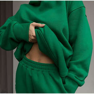 Conjunto Deportivo de Dos Piezas de Felpa Personalizado para Mujer, Pantalones Deportivos Anchos y Sudadera con Capucha al por Mayor - Product Image 4