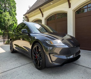 Teslas Model 3 Performances berline 4WD/AWD 2024 d'occasion - Product Image 1