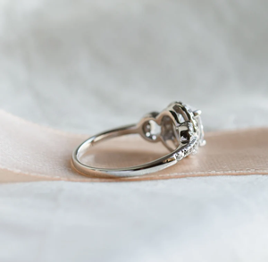 Anillo de Compromiso de Oro Blanco Sólido de 14K, Diamante Cultivado en Laboratorio con Corte Oval Romántico y Halo de Rodio, Joyería Fina para Bodas y Fiestas - Product Image 5