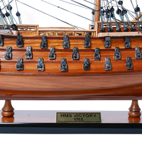 T175 - Maquette de bateau HMS Victory en bois de cèdre de 45 cm, fabriquée à la main, avec design nautique peint, pour décoration rustique de la maison, 48Lx17Wx47H cm