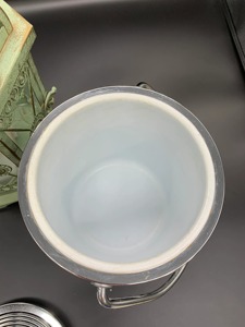 Cubo de hielo con acabado plateado de diseño elegante, ideal para cócteles de vino, champán, fiestas, bares caseros y servicio de bebidas con estilo - Product Image 2