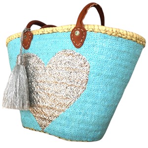 Sac fourre-tout en paille tressée turquoise avec broderie cœur argenté, poignées en cuir, style bohème plage été, ouvert sur le dessus, fait main pour femme - Product Image 2