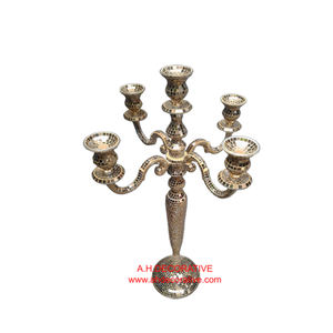 Candélabres de sol décoratifs faits à la main en aluminium coulé en plaqué or candélabres de décoration de mariage coûteux à vendre - Product Image 3