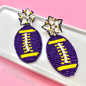 Boucles d'oreilles pendantes sur le thème du football 92 perles artisanales bijoux de sport uniques pour les amateurs de football pour le talonnage du jour du match - Product Image 3