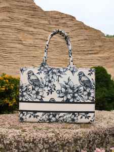 Sacs à main pour femmes légers de qualité supérieure avec impression personnalisée disponible pour les sacs de fête pour filles d'Inde - Product Image 3