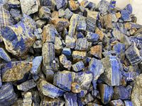 Pierre précieuse semi-précieuse brute naturelle de Lapis Lazuli à prix de gros - Thèmes religieux et d'amour - Haute qualité
