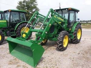 Tractor agrícola John y Deere 120 HP 4x4 usado con implementos completos a precios muy baratos en venta - Product Image 3