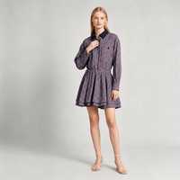 Vestido de mujer personalizado de algodón a cuadros gingham granate con cuello vuelto, manga larga, corte en A, botones y dobladillo con volantes