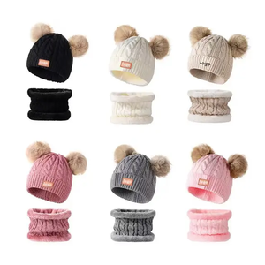Gorros de invierno de punto acrílico de doble Bola con logotipo personalizado para niños, gorros de esquí infantiles hechos a mano con patrón de personajes para niños y niñas - Product Image 2