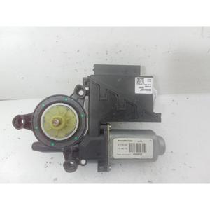 MOTORE ELETTRICO PER FINESTRINO ANTERIORE DESTRO VOLKSWAGEN Polo 4a Serie 6q2959801a (01>09) - Product Image 1