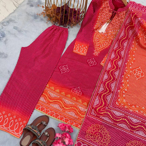 ชุดเสื้อผ้าปาร์ตี้ดีไซน์เนอร์ทำจากผ้าไหมชุดนอนชุดนอนผ้าไหมเสื้อลาย plazzo & dupatta - Product Image 1