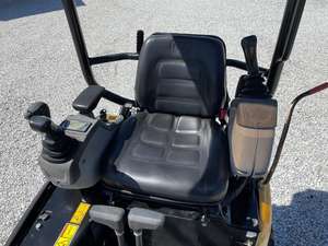 ENVÍO GRATUITO CAT-301.7D CR MINI EXCAVADORA DE 17.7 HP CON MOTOR DIÉSEL, CABINA ABIERTA, APROBADA POR LA EPA Y LA CE, PULGAR HIDRÁULICO, PLC - Product Image 6