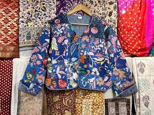 Chaqueta de algodón acolchada abierta frontal estilo bohemio, abrigo de retazos de talla XL con tela cosida a mano para mujer - Product Image 3