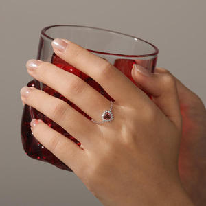 Bague ajustable en acier inoxydable de luxe avec cœur halo personnalisé - Product Image 5