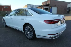 Audi A8 L 2021 en parfait état - Product Image 2