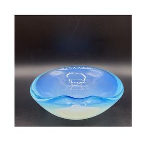 Bol de service en résine unique avec finition élégante brillante adapté aux collations fruits pièce maîtresse ou intérieurs de maison - Product Image 1