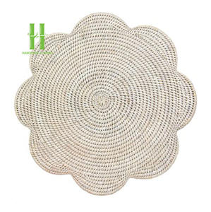 Produit chaud 2025 assiettes de chargeur en rotin naturel personnaliser tailles variété de couleurs napperon en rotin fait main pour la décoration de Table - Product Image 2