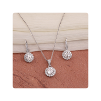 Conjunto de Joyería con Halo de Diamantes CVD Redondos Brillantes en Oro Blanco de 10 Quilates, Regalo de Alta Gama para Bodas, Fiestas y Aniversarios