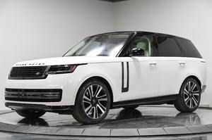 Venta de Range Rover SE 2023, 395 hp, Motor Turboalimentado de 6 Cilindros, Tracción en las Cuatro Ruedas, Cuero, ACC, Equipamiento de Alta Gama, Techo Panorámico R20 - Product Image 5