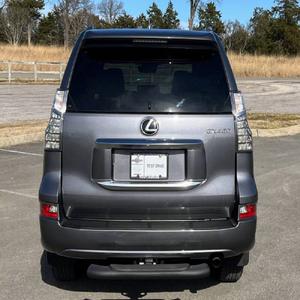 Lexus GX 460 2023 en parfait état - Product Image 3