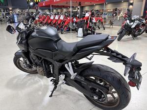 Ventes aux enchères 2026 CB650R E-Clutch Nouvelles motos avec une puissance de 1001-2000W et une vitesse maximale de >80 km/h - Product Image 3