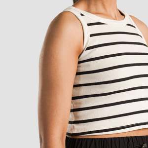 Camiseta sin mangas a rayas básica para mujer, top corto de rayón transpirable de punto con cuello de lazo, logo personalizado para gimnasio y yoga, estampado en color blanco - Product Image 6