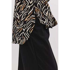 เสื้อเชิ้ตลายสแนปออน - Product Image 4