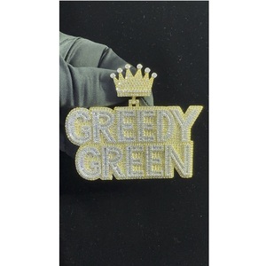 Pendentif en diamant avec nom en argent sterling 925 glacé personnalisé de style élégant avec forme de nom personnalisée pour mariage ou occasion spéciale - Product Image 1