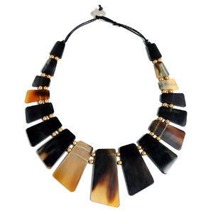 Collier en résine et corne tendance à la vente chaude pour femmes, fabriqué en corne polie - Product Image 6