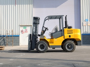 Chariot élévateur diesel 2-3,5 tonnes de capacité nominale, commande assise, déplaceur latéral hydraulique, 4x4, utilisation intérieure, mât à deux étages, pneumatique - Product Image 5