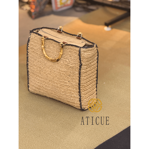 Bolso de Mano Tejido de Rafia Elegante para Niñas, 13x5x12 Pulgadas, Bolso Casual con Asa de Madera Pequeña, Cierre de Cremallera y Forro de Lona - Product Image 3