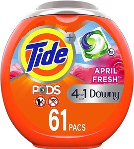 Tide PODS Plus Downy 4 en 1 HE Turbo detergente para ropa cápsulas de jabón, aroma fresco de abril, bañera de 61 unidades - Product Image 1