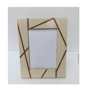 Marco de fotos de madera de bambú de mesa último diseño tamaño mediano Ideal para decoración del hogar Marco de exhibición de pie interior - Product Image 3