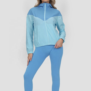 ชุดเสื้อกันลม2ชิ้นผ้าไนลอนกางเกงขาสั้นชุดออกกำลังกาย - Product Image 1